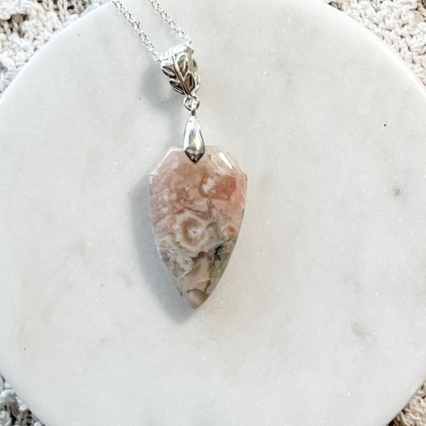 Flower Blossom Agate Shield Necklaces