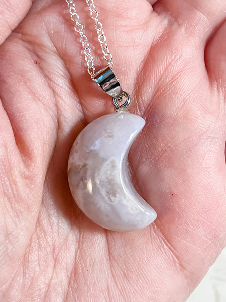 Flower Blossom Agate Puffy Moon Necklaces